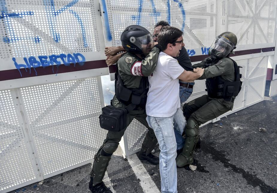 Líderes venezolanos atacados