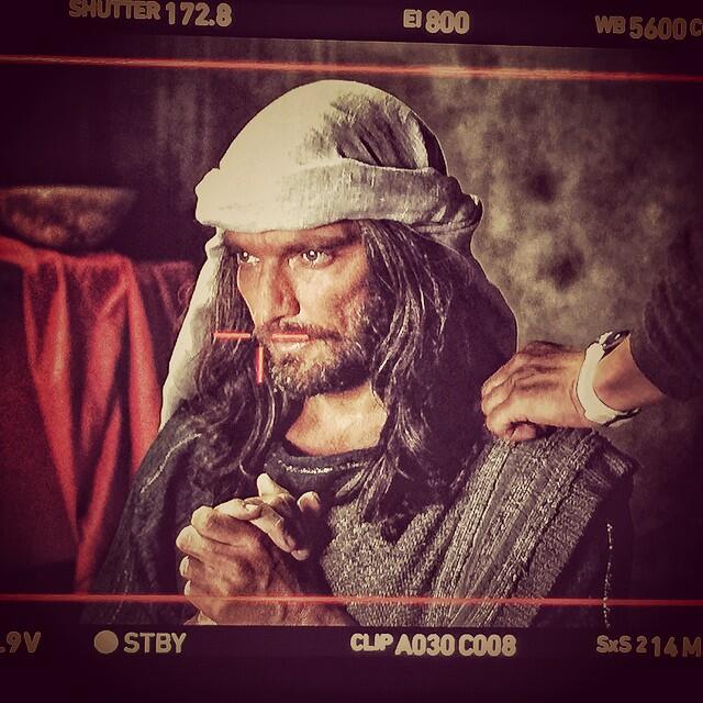 Julián Gil se encuentra filmando 'Santiago Apóstol' en España.