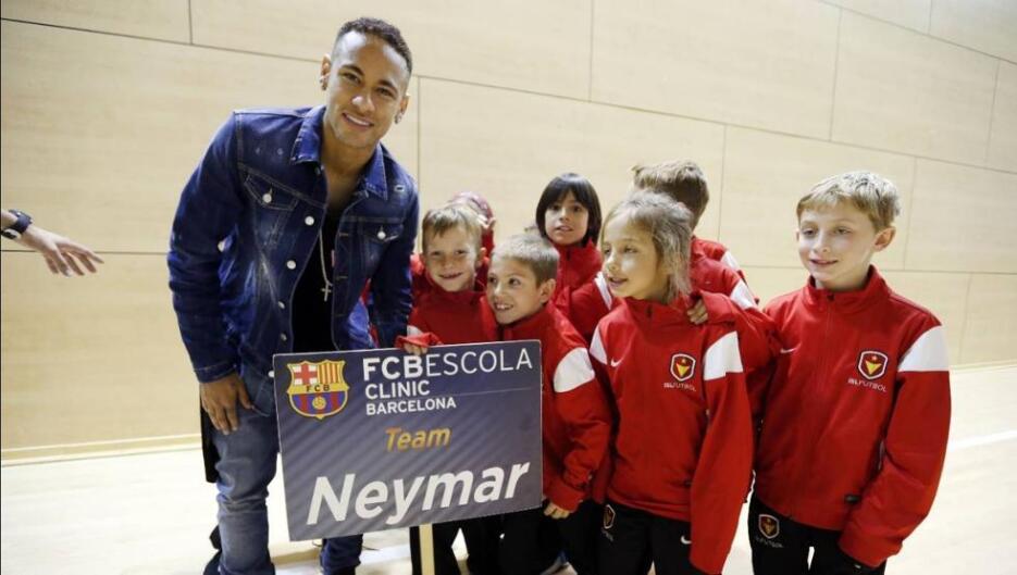 El club barcelona abre escuela en Chicago