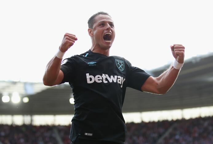 Incluyen a 'Chicharito' Hernández en el equipo ideal de la Premier Leagu...